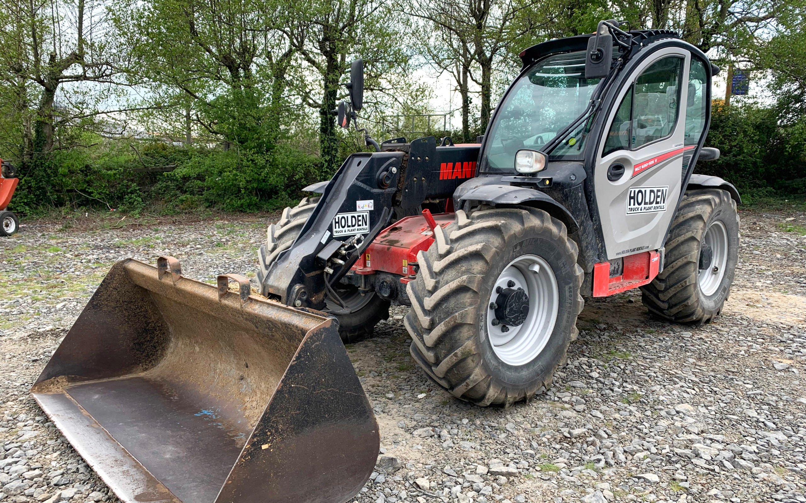 This 2018 Manitou MLT 630-105V Compact Telehandler has 1,218hrs showing. Powered by a 100hp Deutz engine it has a maximum lift capacity of 3,000kg and can reach up to 6.1m