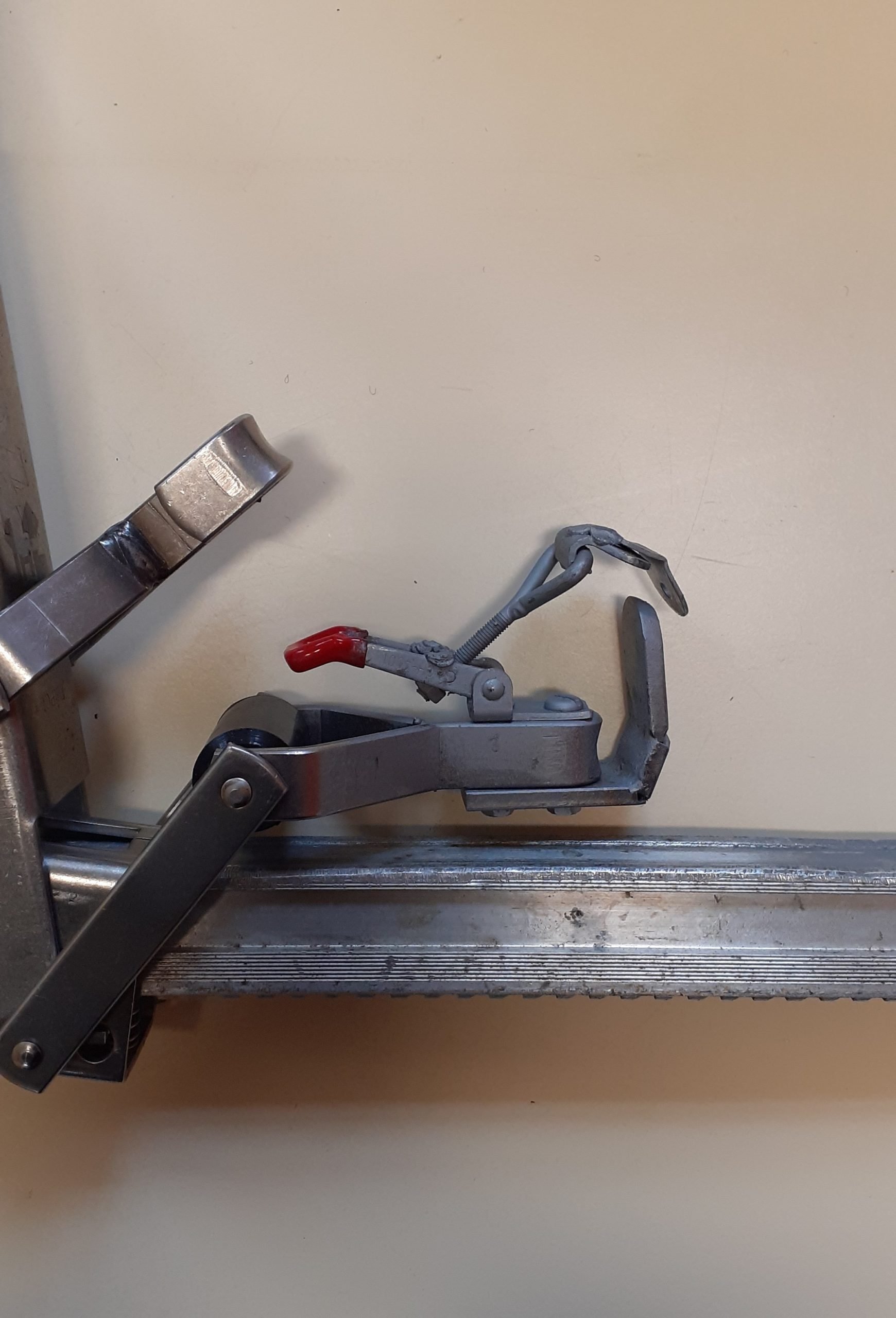 The MSL calving jack safety mechanism