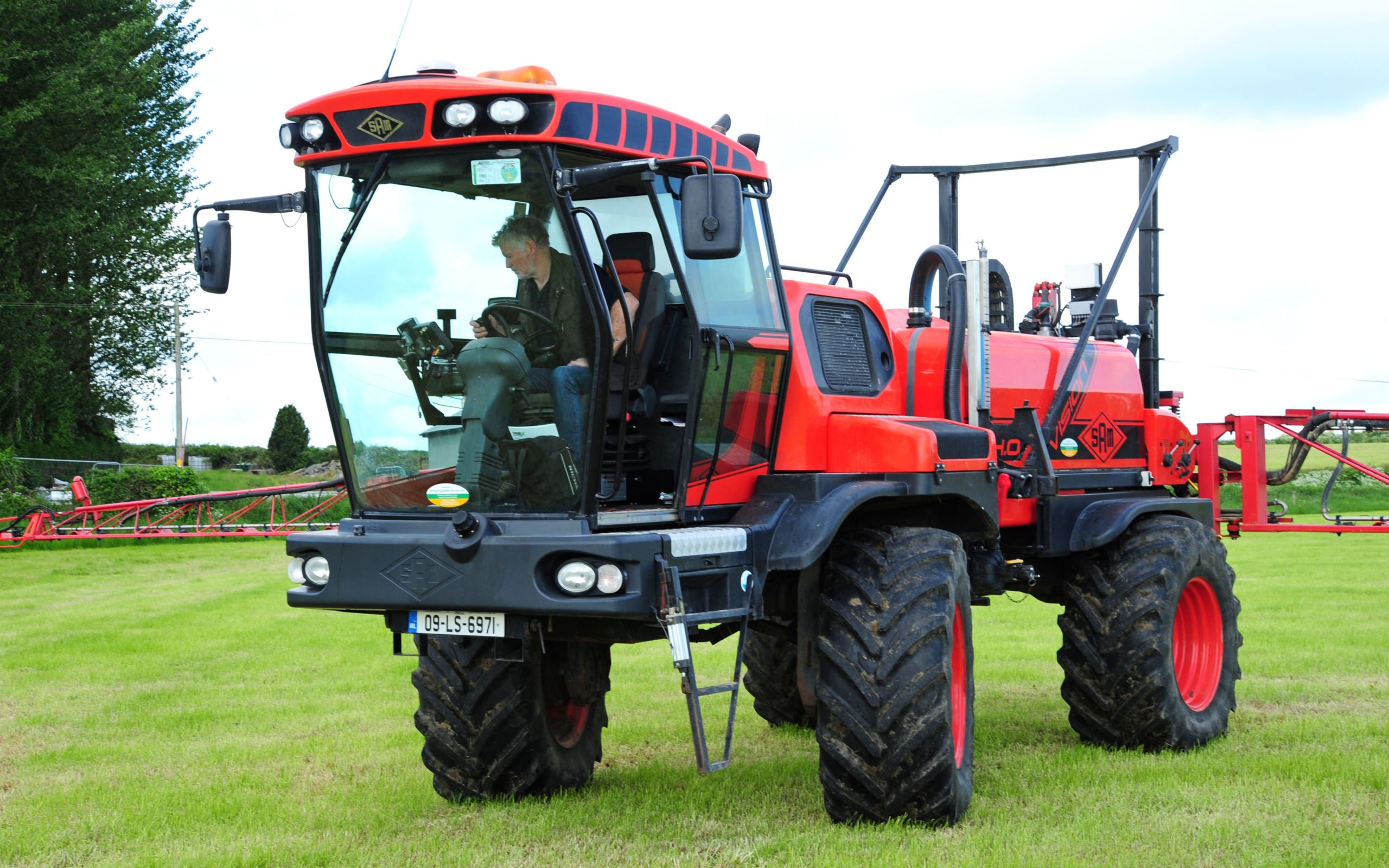 Now in his second season with the machine, Seamus believes that SAM got everything right with it and is greatly impressed with the ease of operation and comfort
