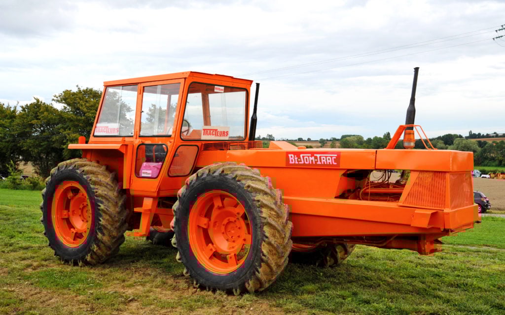 The long nose designed to accomplish a 50-50 weight distribution turned out to be the tractor's major fault