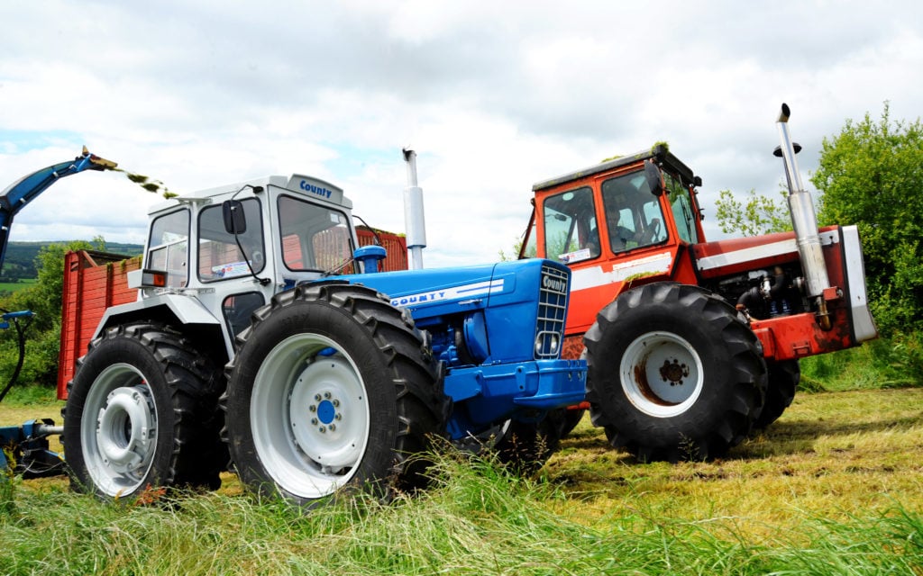 By the late 1960s, other manufactures joined the equal four wheel drive club including County and, somewhat later, Massey Ferguson