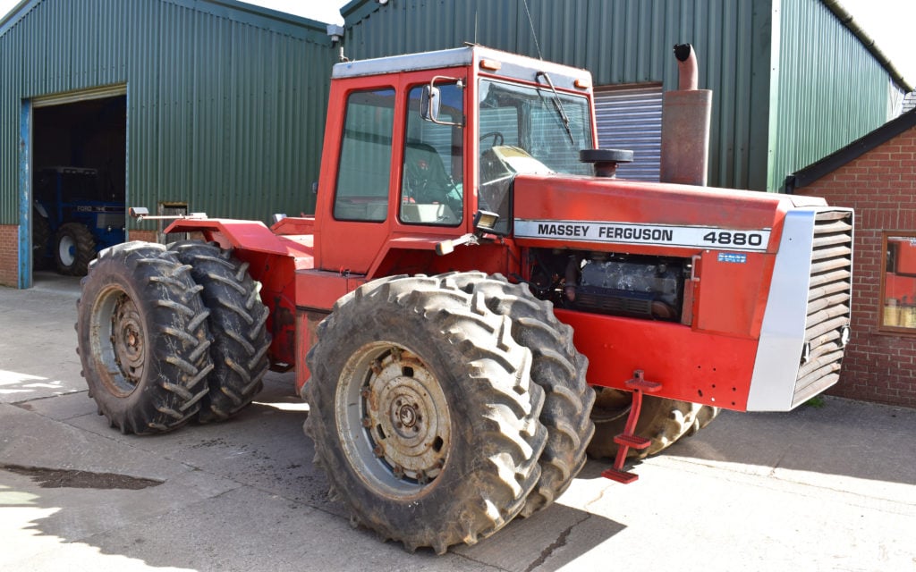 The MF 4880 was a uncompromising prairie tug from the mid -80s