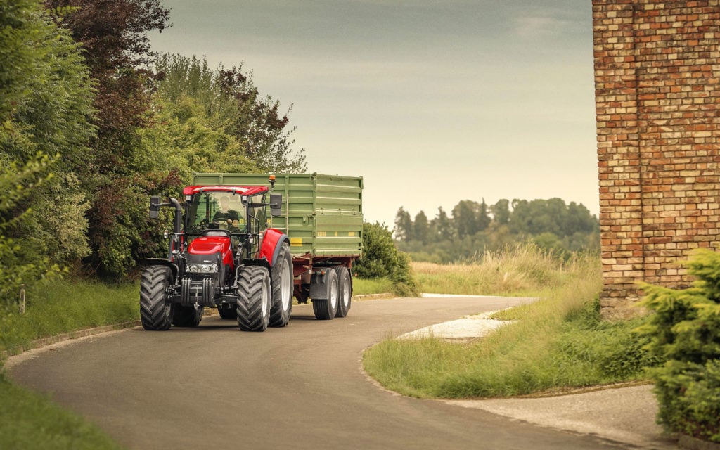 The new models retain the low bonnet despite Stage V exhaust treatment unit