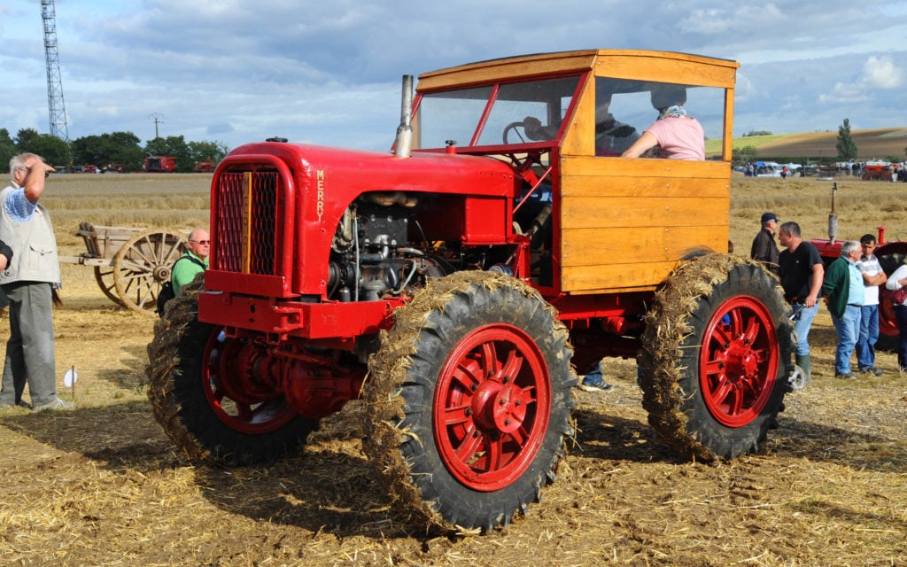Many smaller companies popped up to offer four wheel drive conversions, such as Merry in France