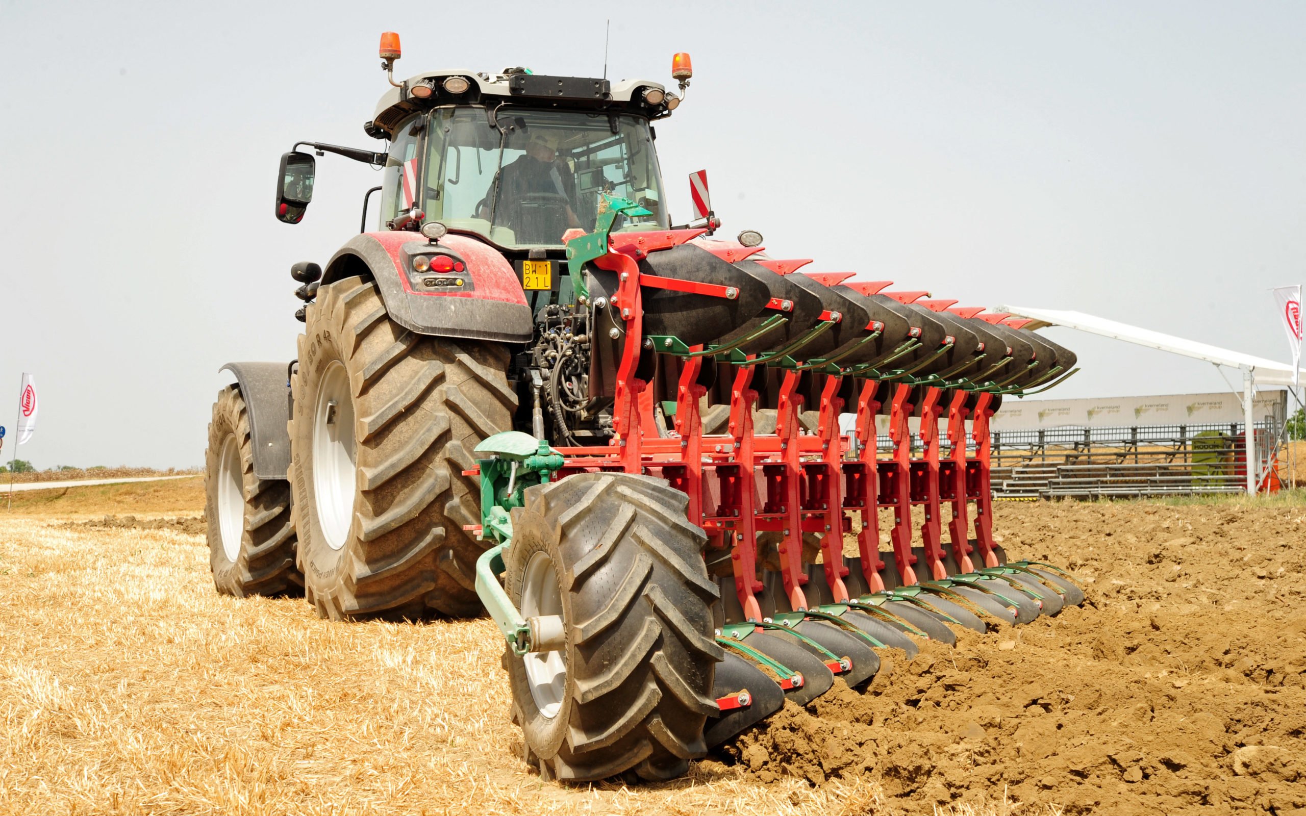 The Kverneland Ecomat On-Land plough impressed with its shallow working depth