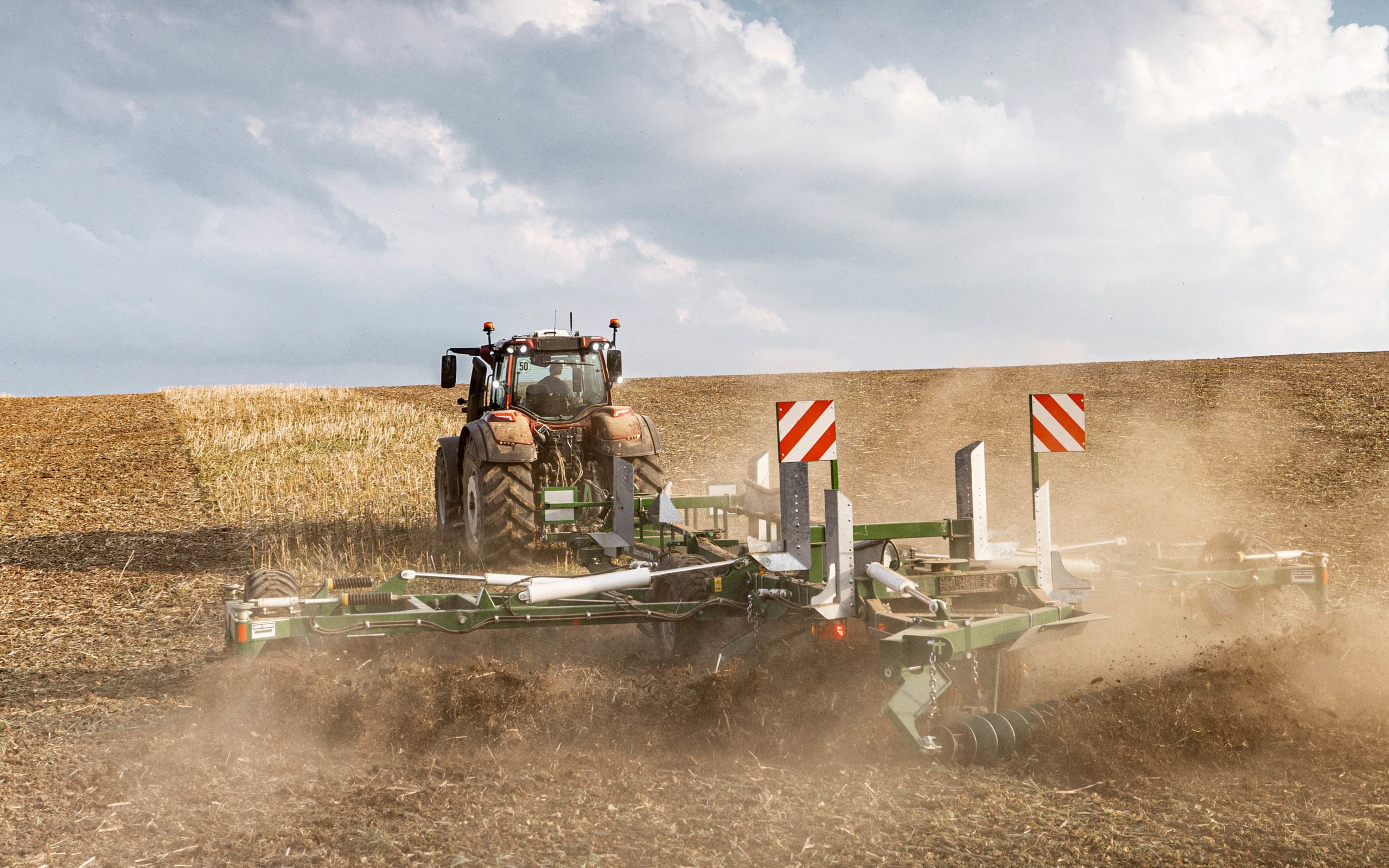 The Q Series was designed with contractors and large famers in mind