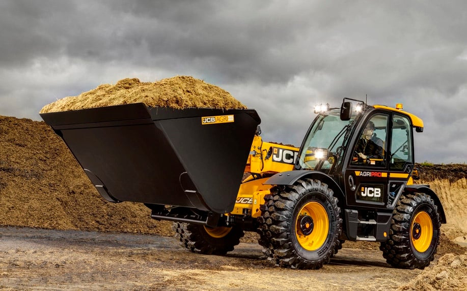The new Loadall 546-70  offers greater performance in a size similar to its predecessor.