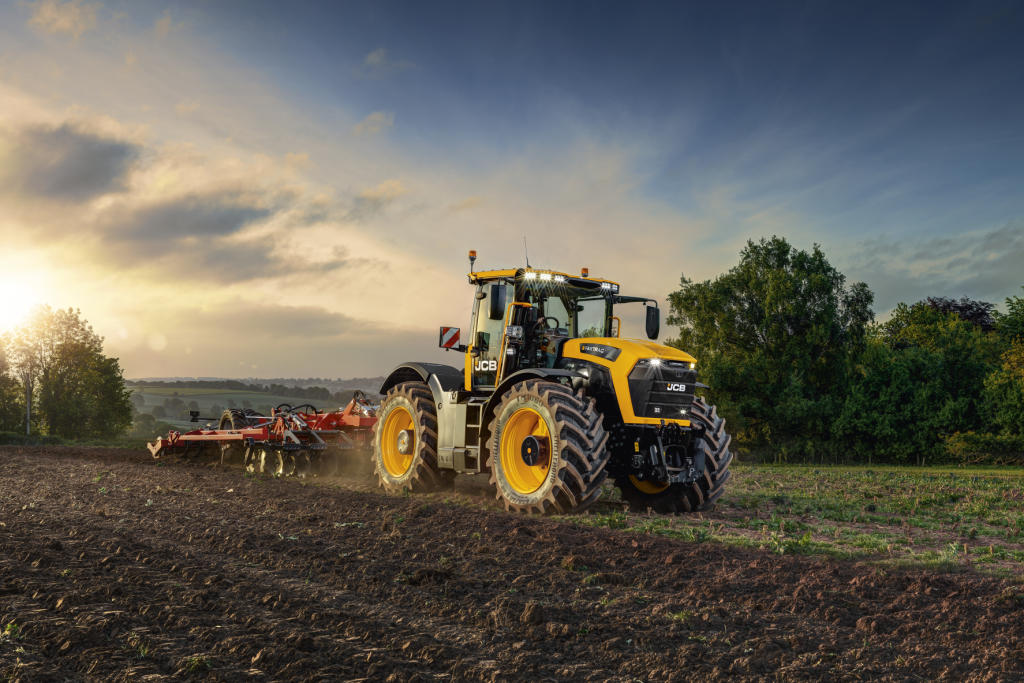 JCB have introduced a new tractor series with two new models