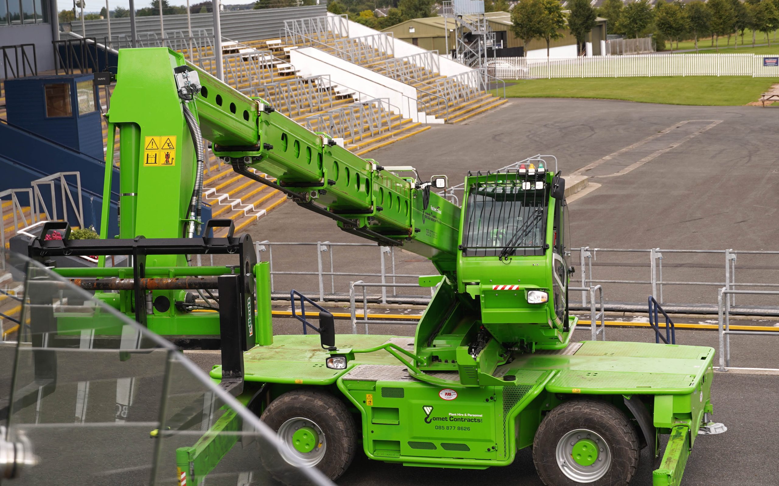 The Merlo P50.26 leaves an impression of size from all angles