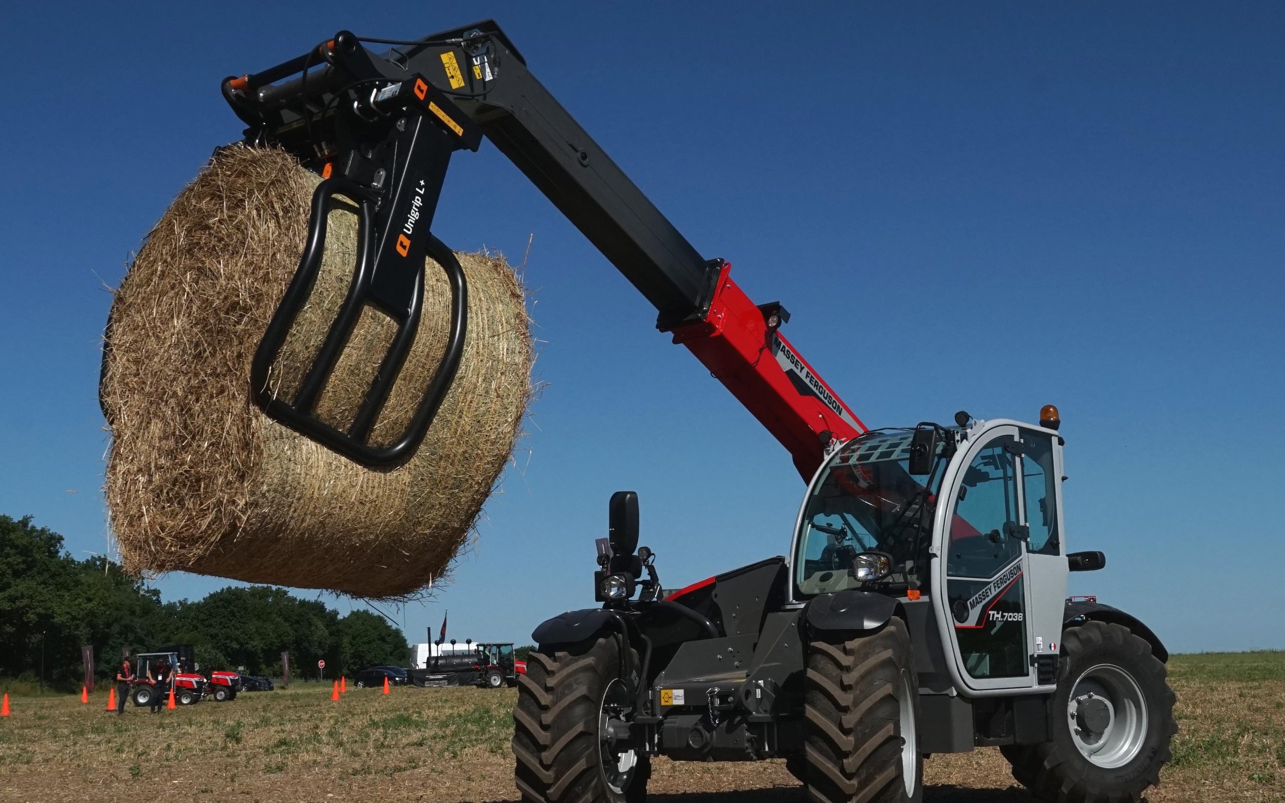 The  TH.7038 Telehandler impresses with its speed and agility