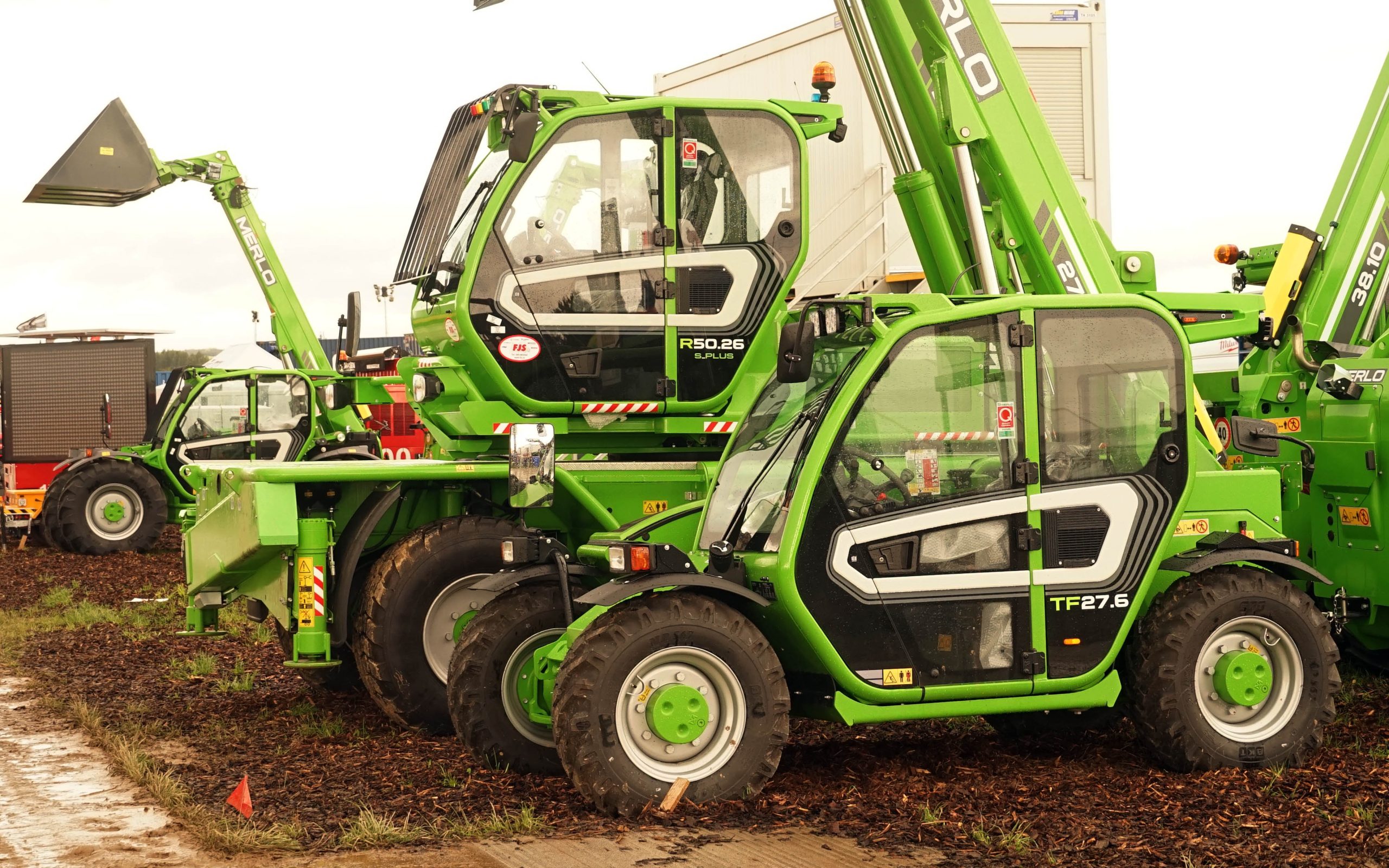 Little and large: Merlo's compact TF 27.6 stands alongside its largest brother, the Roto 50.26S