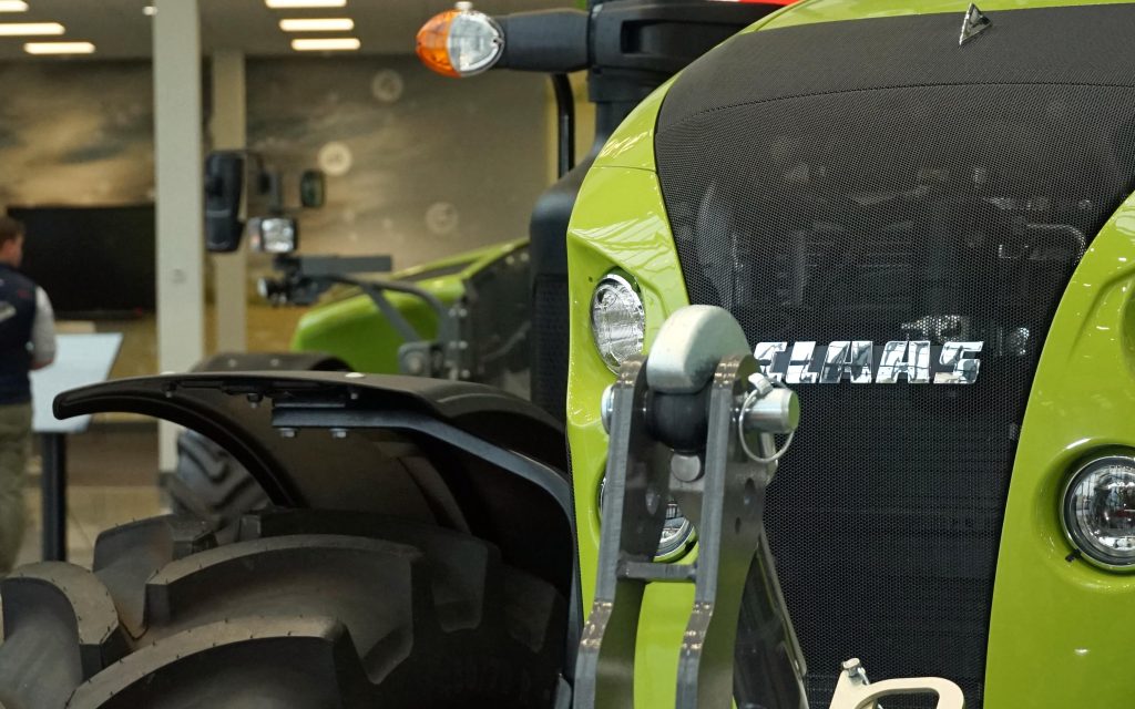 With a poor year for combine harvester sales, especially in the US, the decision to create a strong tractor presence alongside its harvesters has paid off for Claas