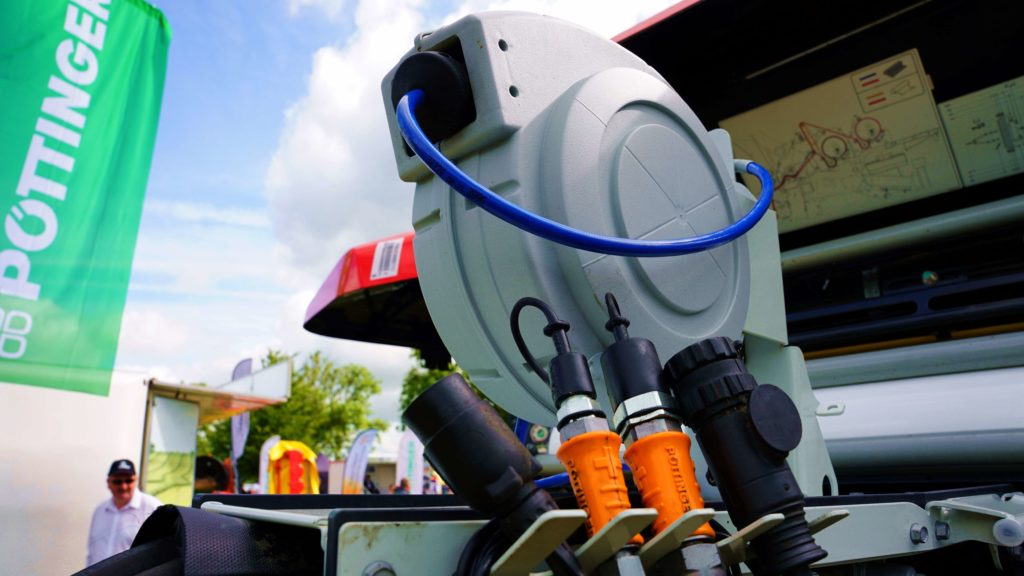 The airline fitted to the Impress will reach all the way around the machine