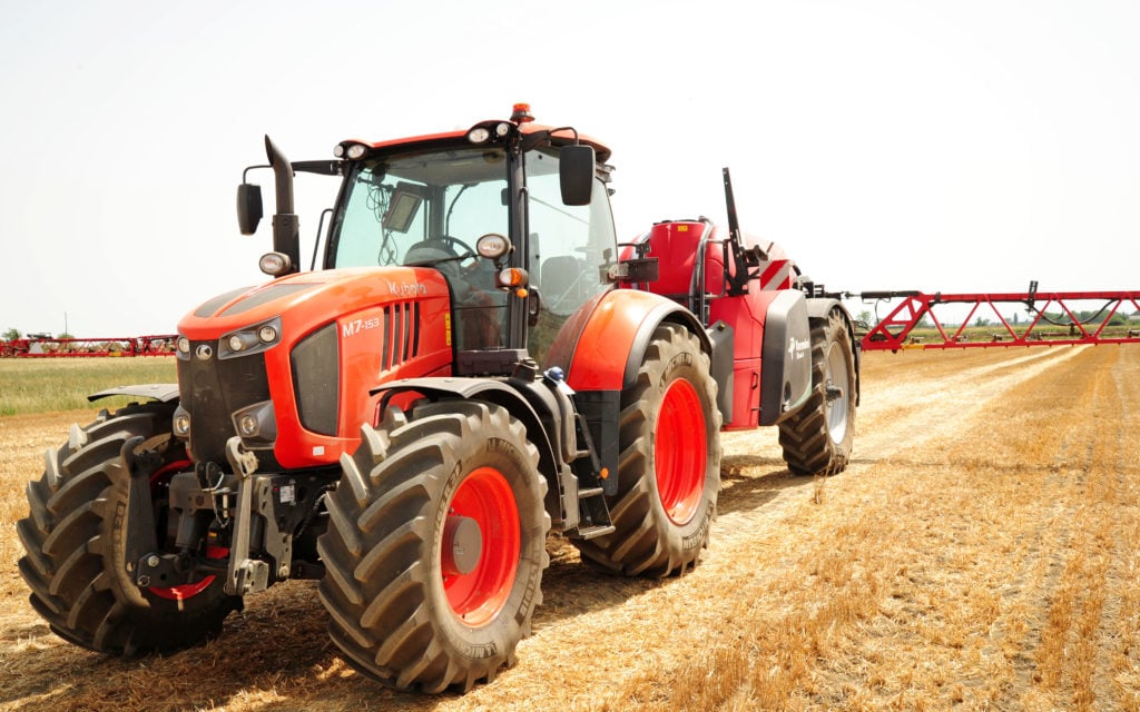 When attached to a fully GPS-enabled tractor with ISOBUS, the iX sprayer is all set for precision farming