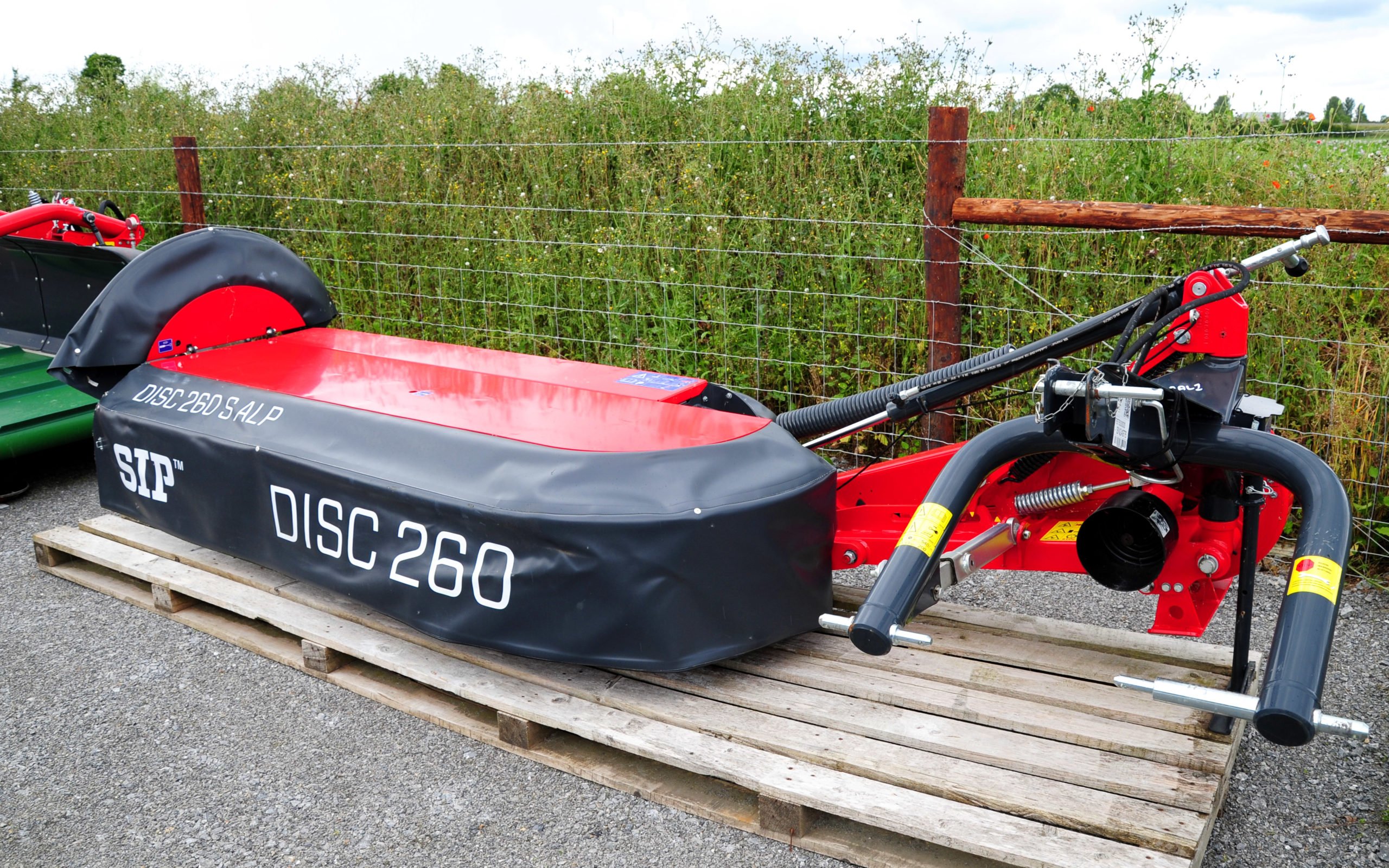 The 260 S Alp weighs in at 510kg. The belt drive easily copes with a heavy crop, according to Gary Daly