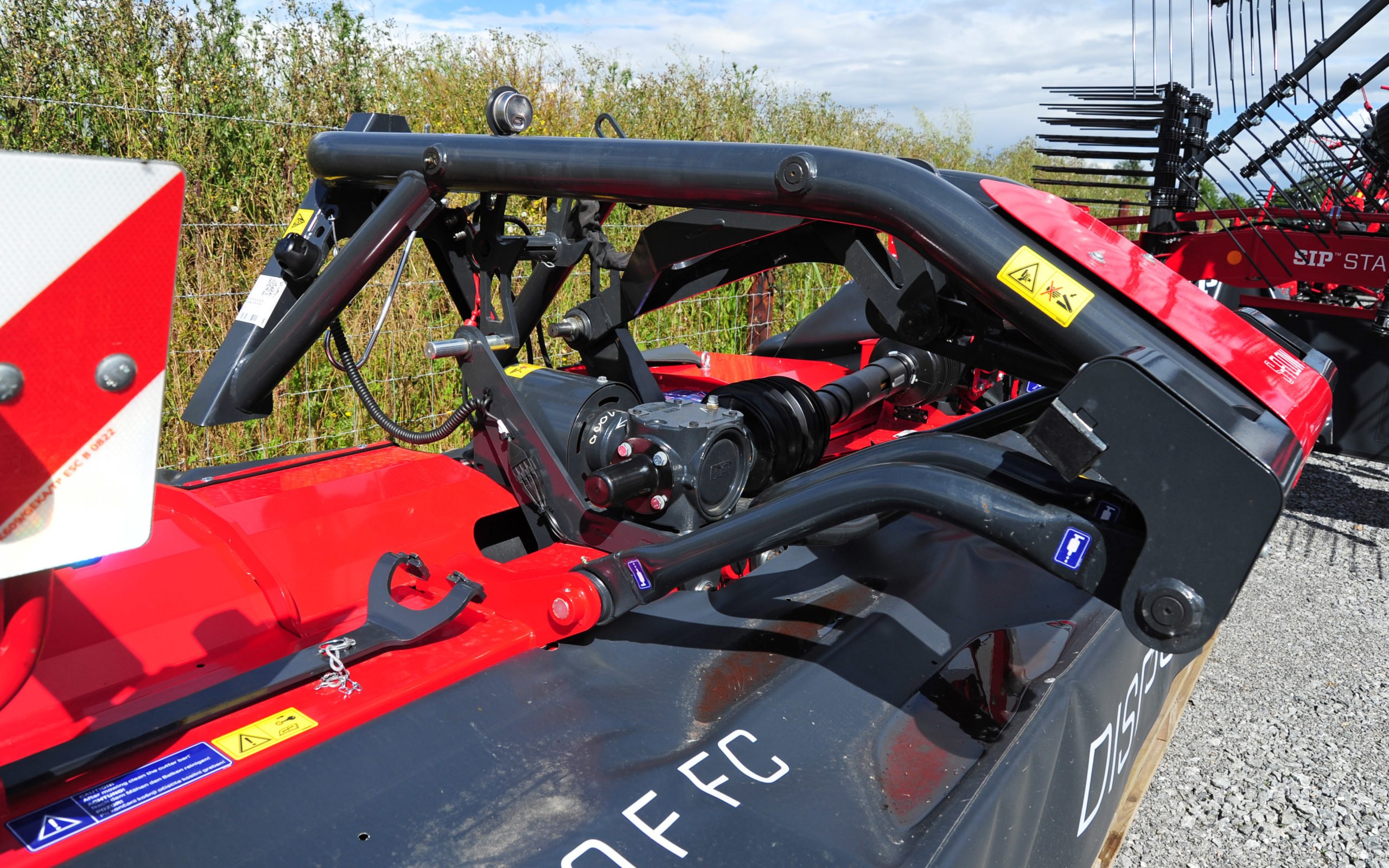 Although intended as a lighweight mower, the 3m 300 F has a solid build quality