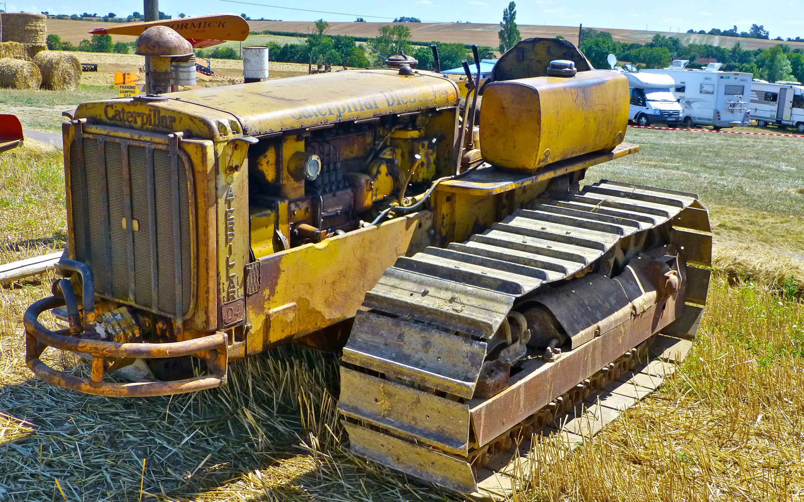 With the success of the D4, Caterpillar decided to concentrate on the construction industry. Volvo made an identical move in the early 1980s