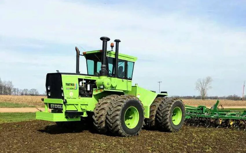 The Steiger Panther was both articulated and had a steering front axle for increased manoeuvrability. Source: Steiger Heritage Club