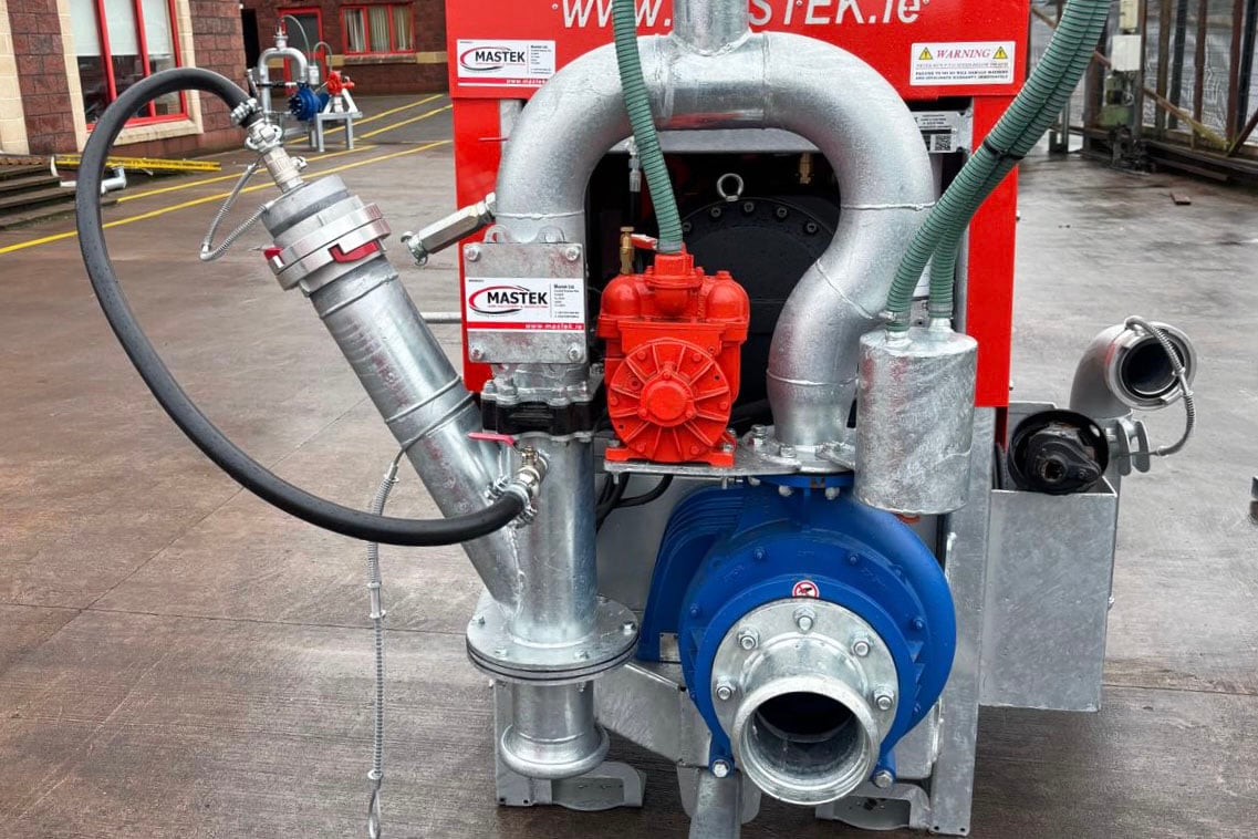 Switching the PTO drive between compressor and pump is via a patented manual clutch