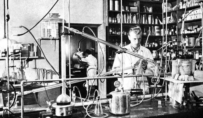 A rubber laboratory was set up in Helsinki in the 1920s to help develop the industry in Finland