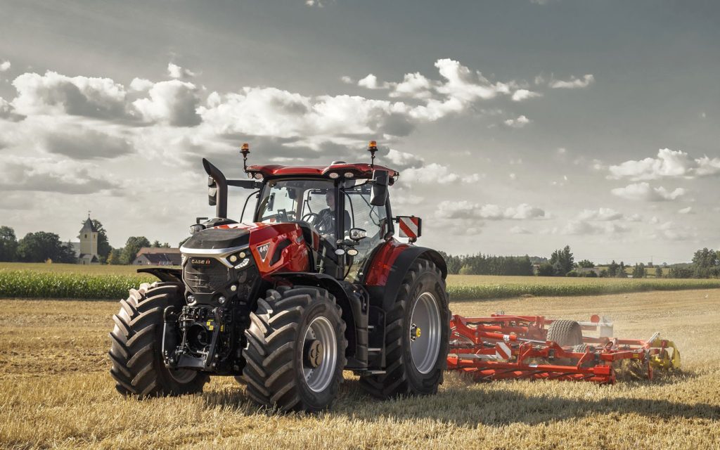 A central tyre inflation system reduces pressures for field work