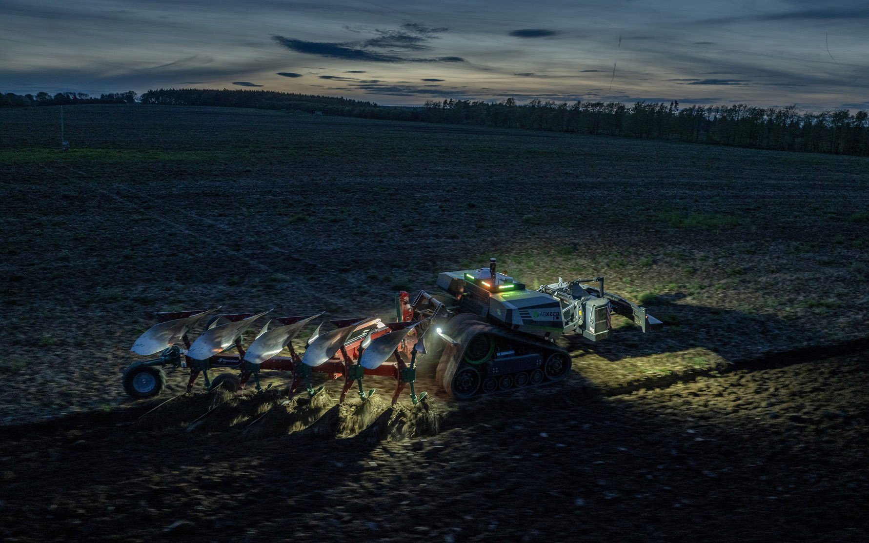 Other than a brief nighttime halt to refuel, the combination worked continuously for 24 hours