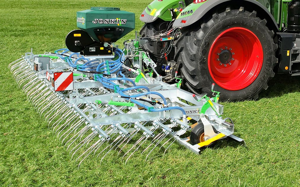 Although best known for tankers and trailers, Joskin also produces grassland care equipment