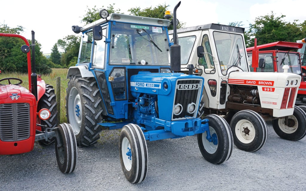 Two competing tractors of the same power from the same decade, but it was the Ford 4600 that won out over the DB995