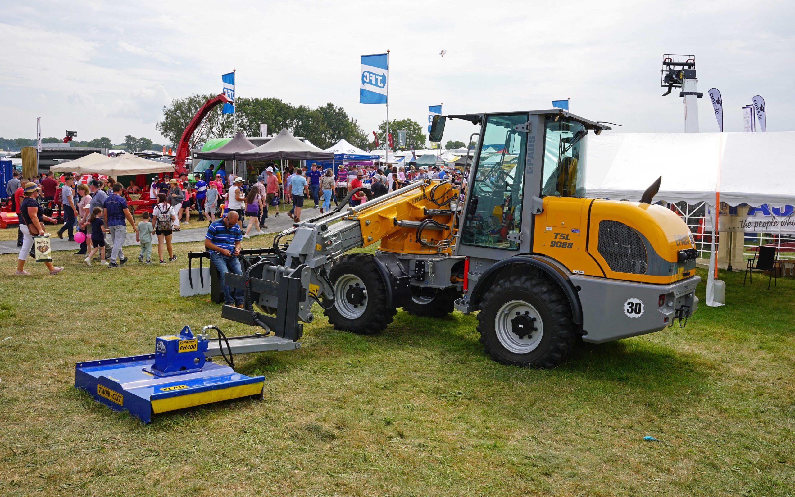 The Paus TSL 9088 can lift just under 4t to either side