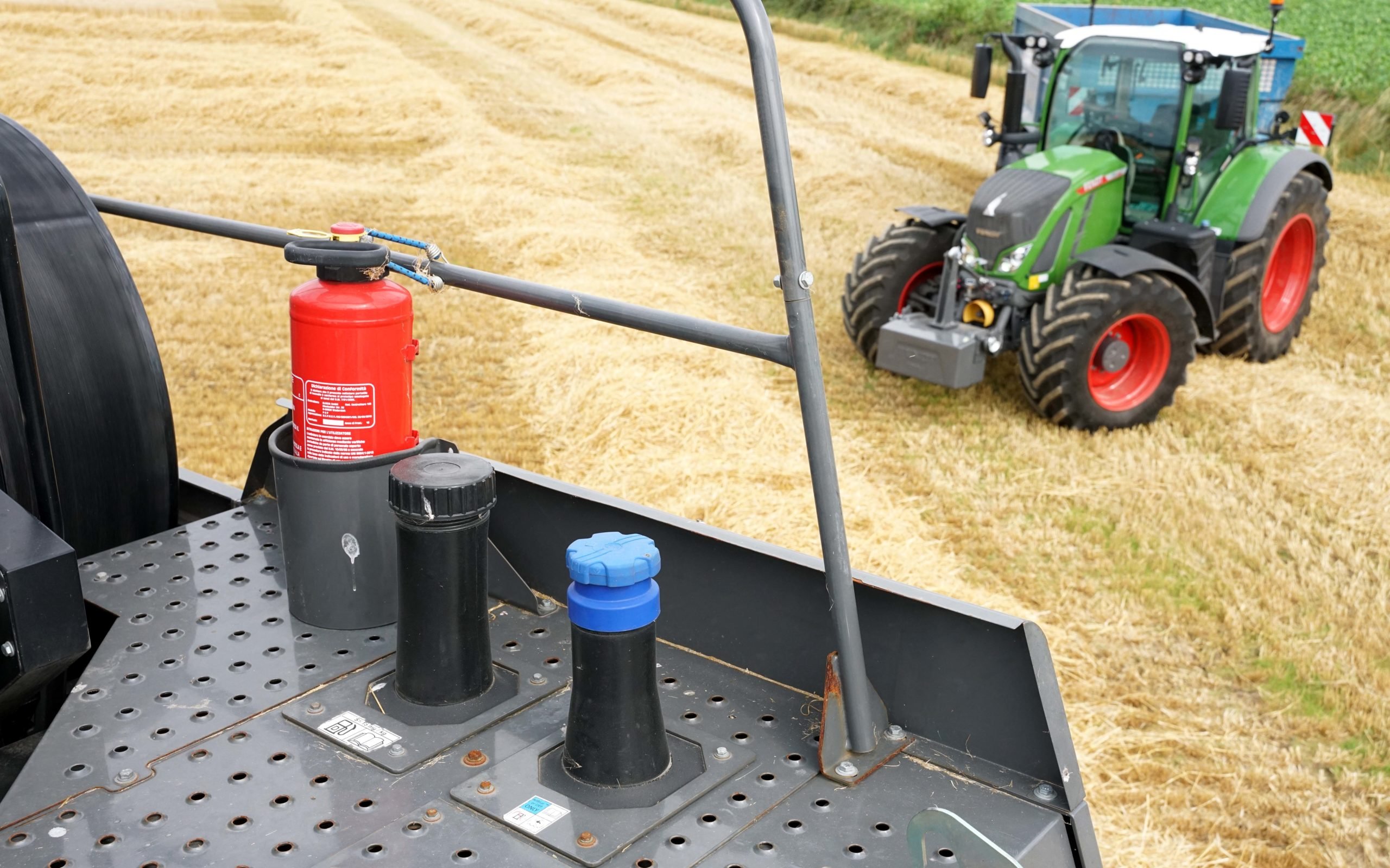 Fuel and adblue fillers are located on the rear deck