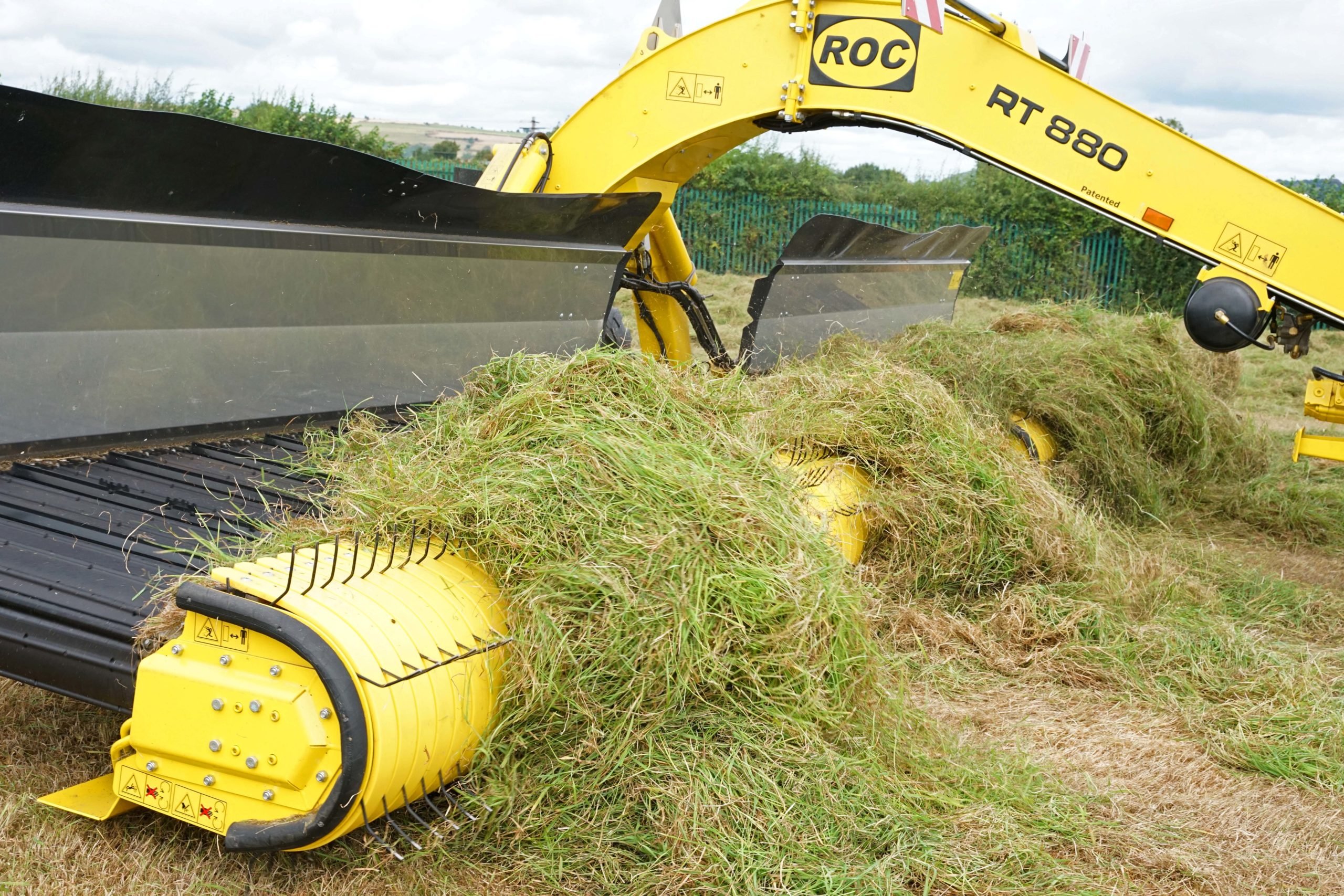 The action of the pick-up reel is far less aggressive than that of rotary rakes according to ROC