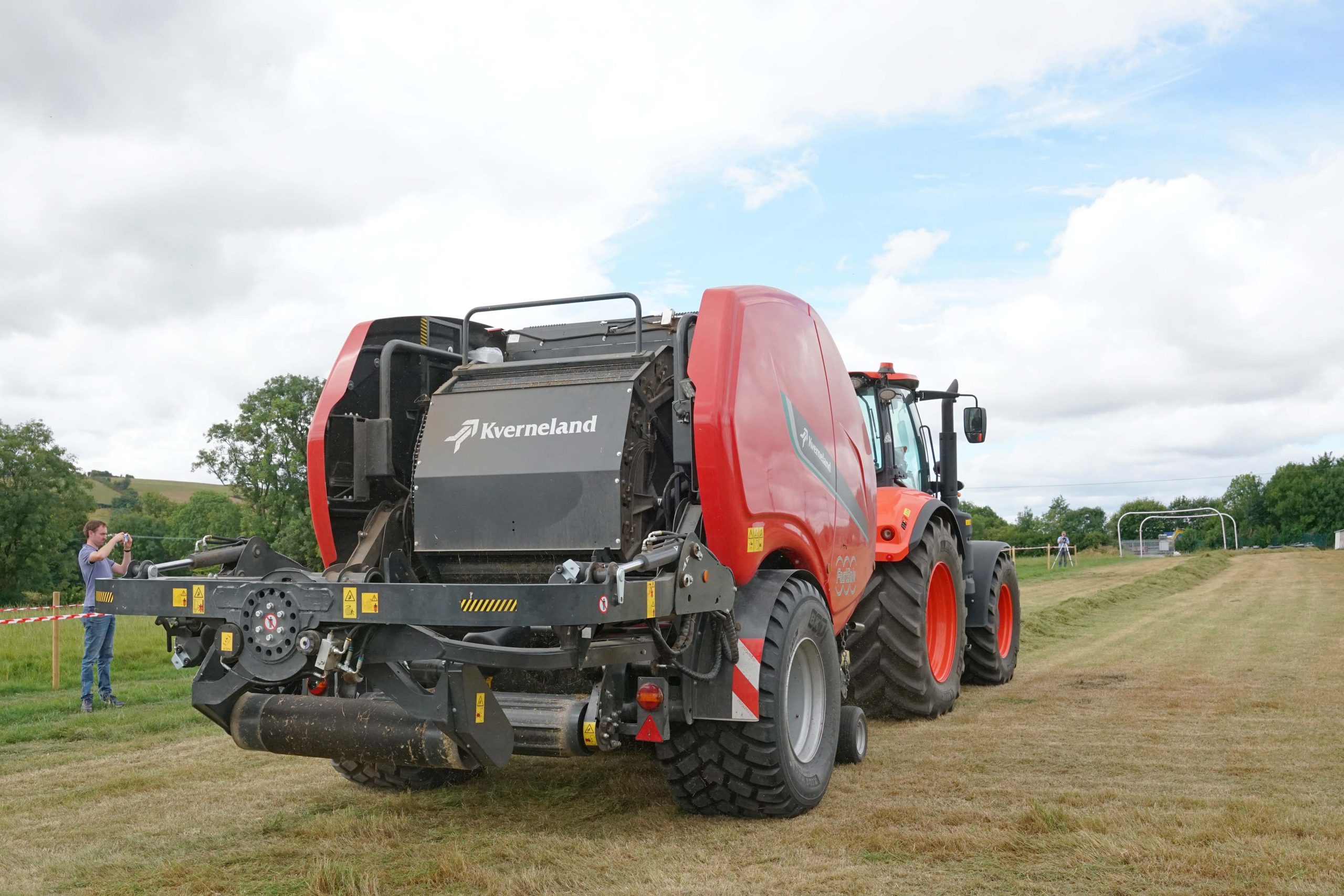 The rear wrapping unit is a sturdy affair
