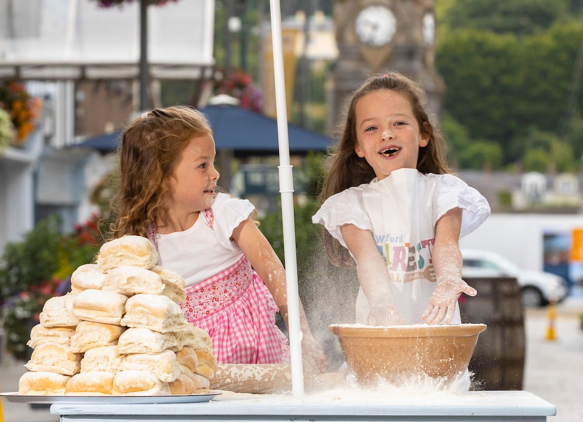 Six-year-old Blaa bakers, twin sisters Sophie and Chloe Drea. Image source: Patrick Browne