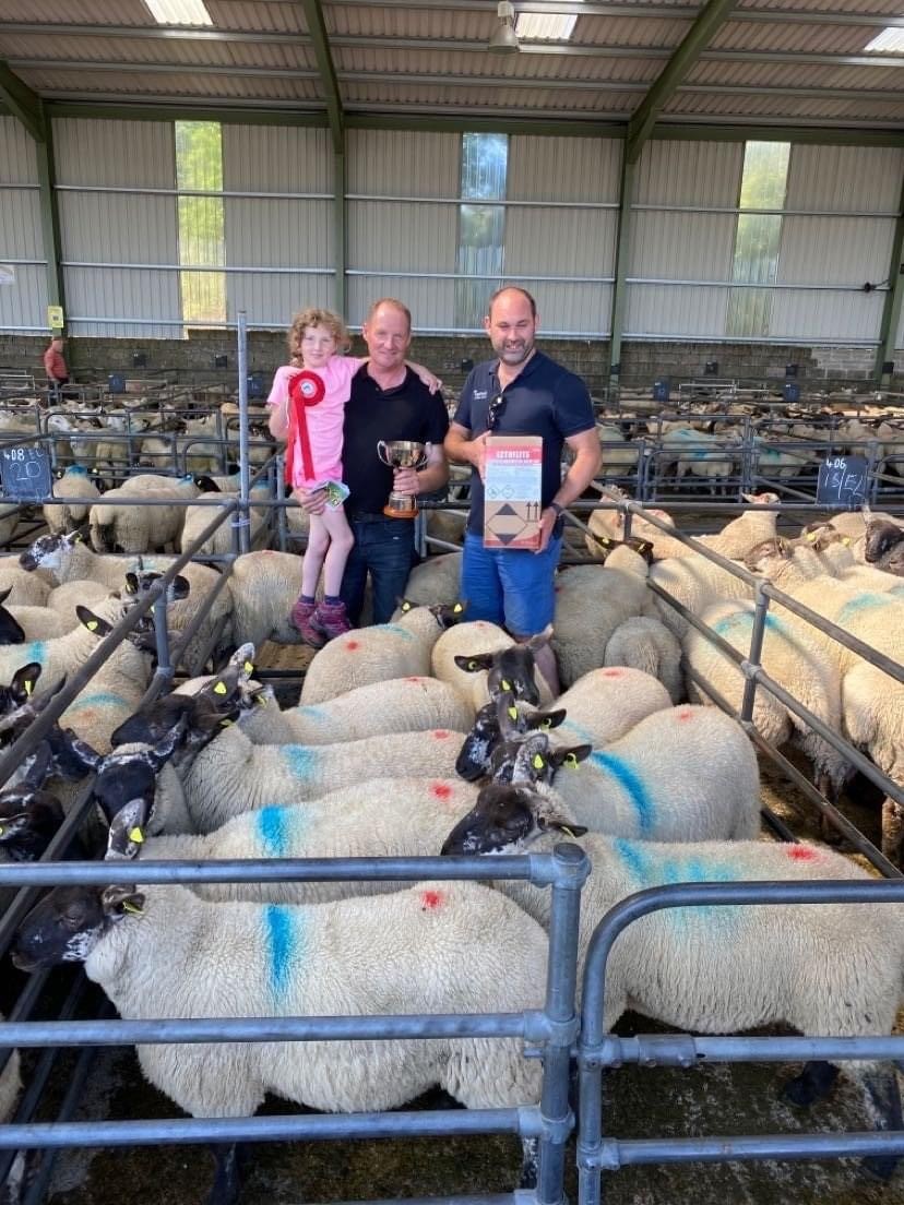 Thomas and Bridget Broe took first prize for their pen of ewe lambs that sold for €190/head.Source: Blessington Mart