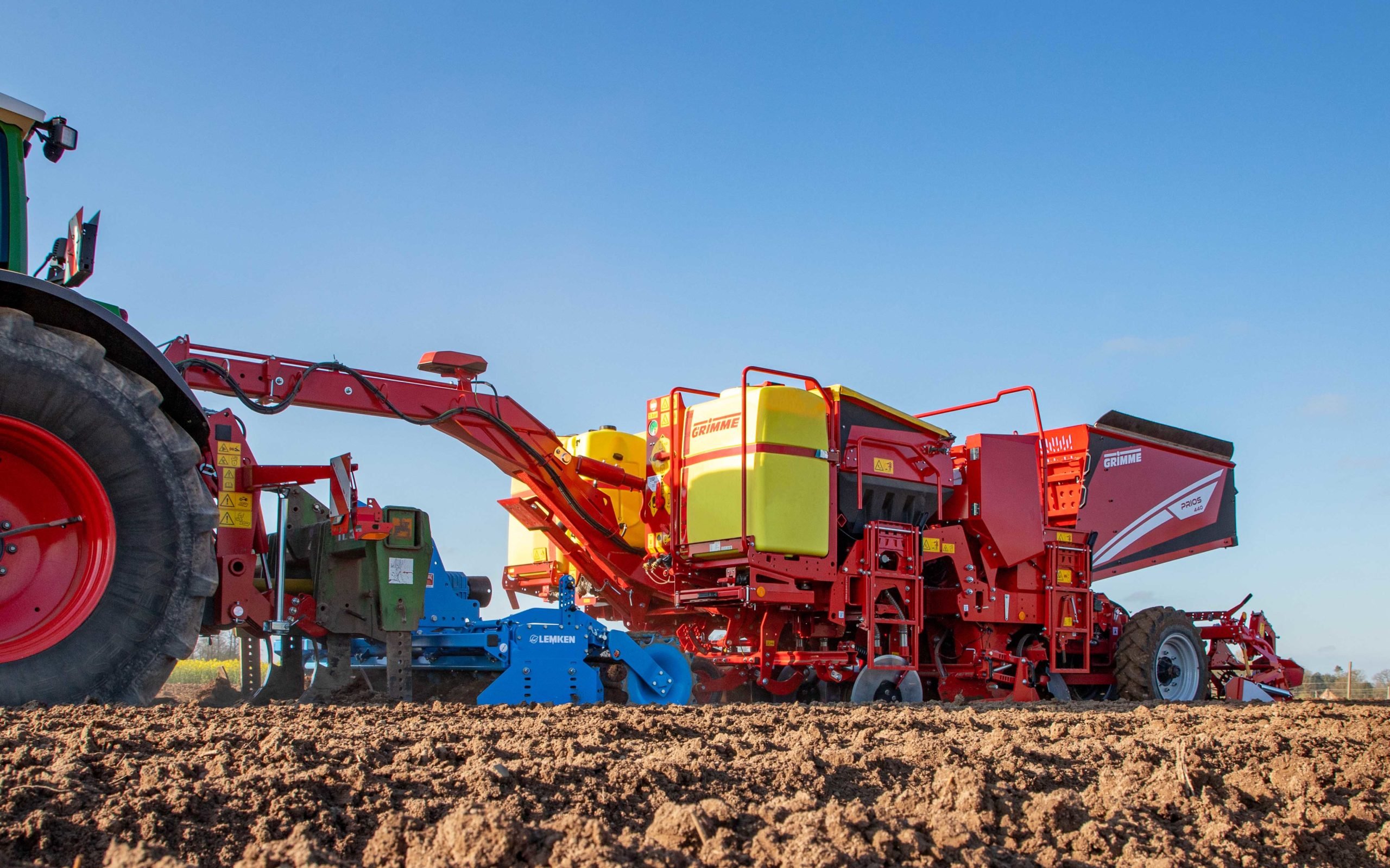 The latest four-row planter can form ridges or cultivate the soil thanks to its gooseneck design