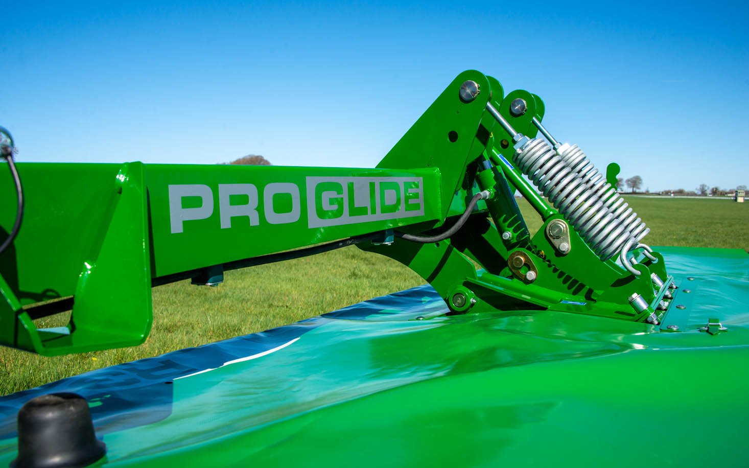The mower mounting system is said to provide excellent ground tracking