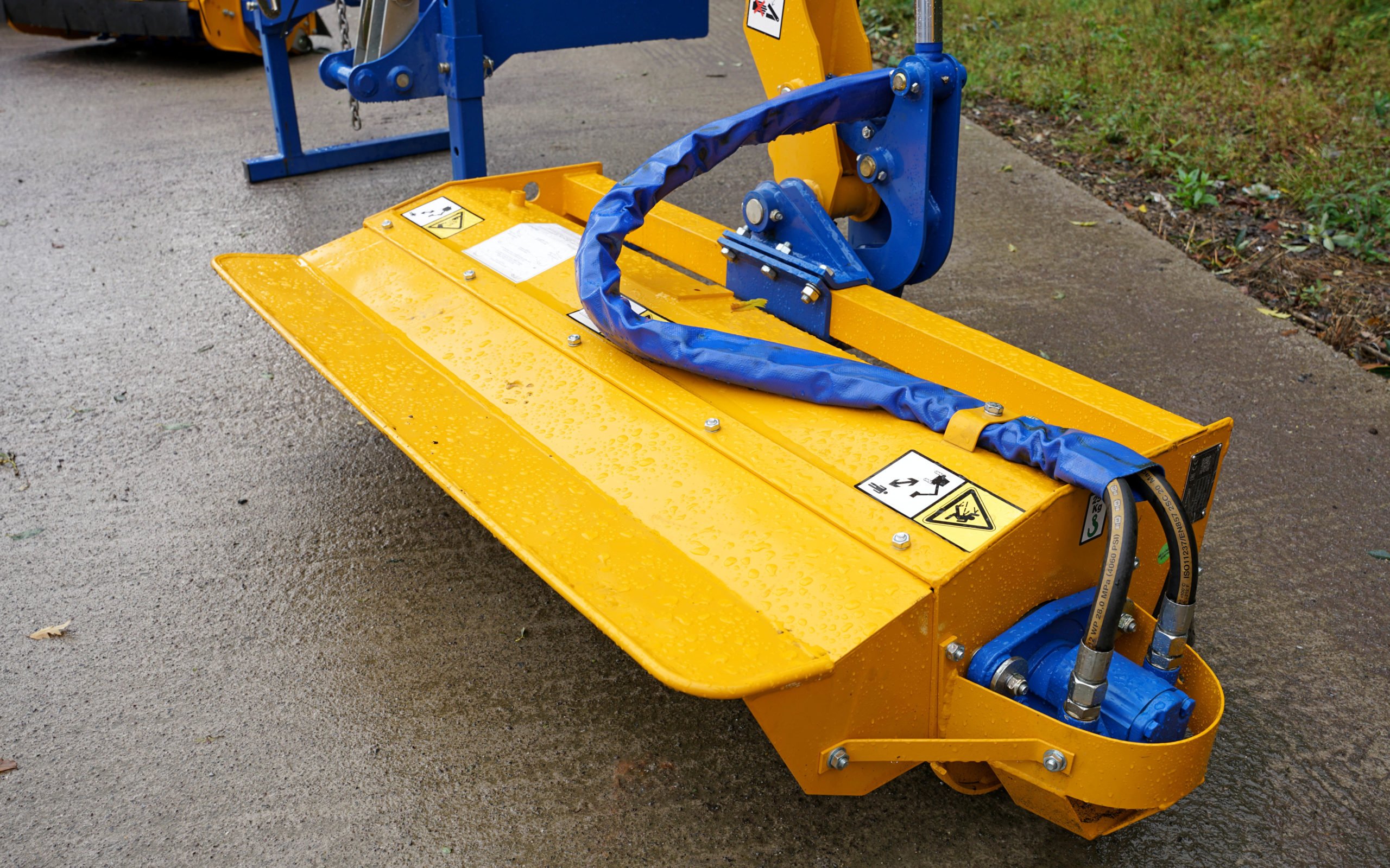 The business end of farm orientated hedge cutters is available in two basic widths with a wide selection of flails available