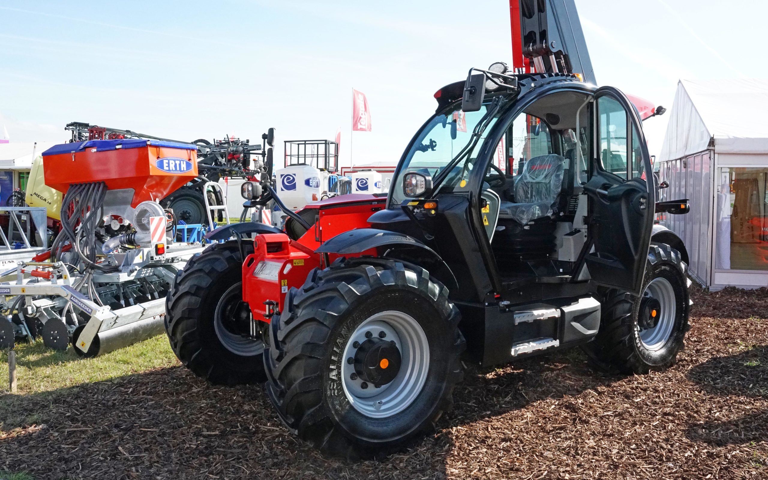 The latest farm orientated Manitou can lift 6t and is self levelling