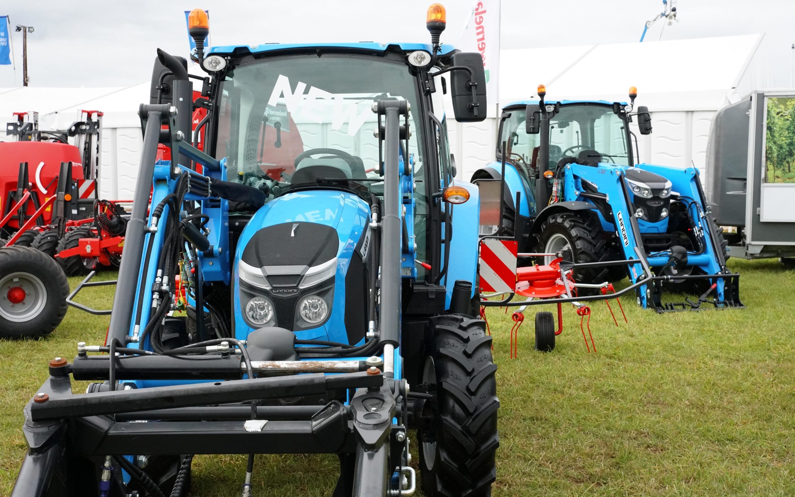 The smallest of the 4 Series is this 4.060 which offers 61hp and is ideally suited to loader work according to Landini