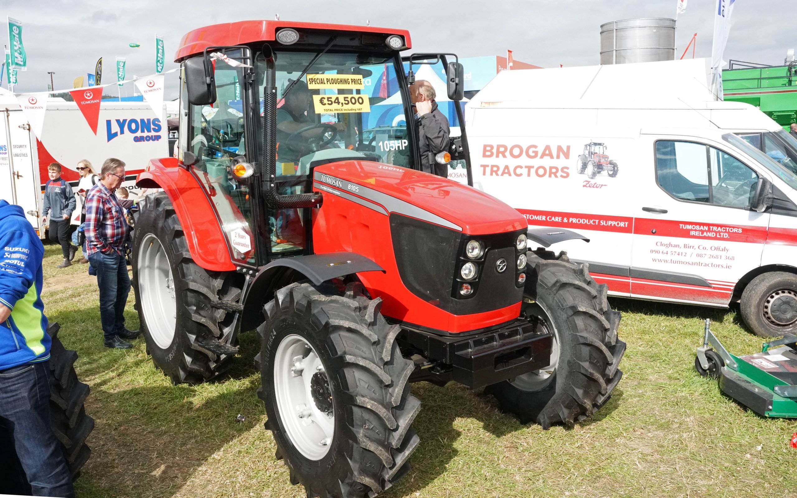 The 8100 series offers a more modern cab, a flat floor and extra gears