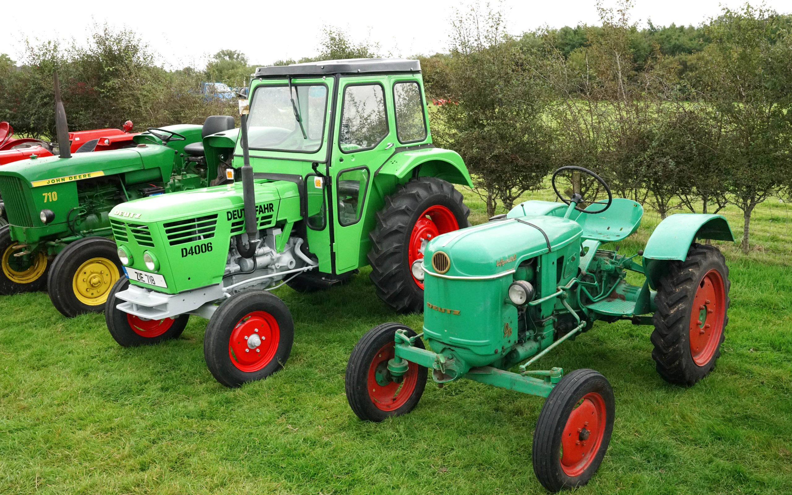A pair o lightweights from Deutz. The older is a D15 from around 1960. IA single cylinder engine of 800cc boasts a whole 14hp although it did come with six gears. The nicely finished D4006 has three cylinders and 35hp. They were produced from 1968 all the way up to 1981