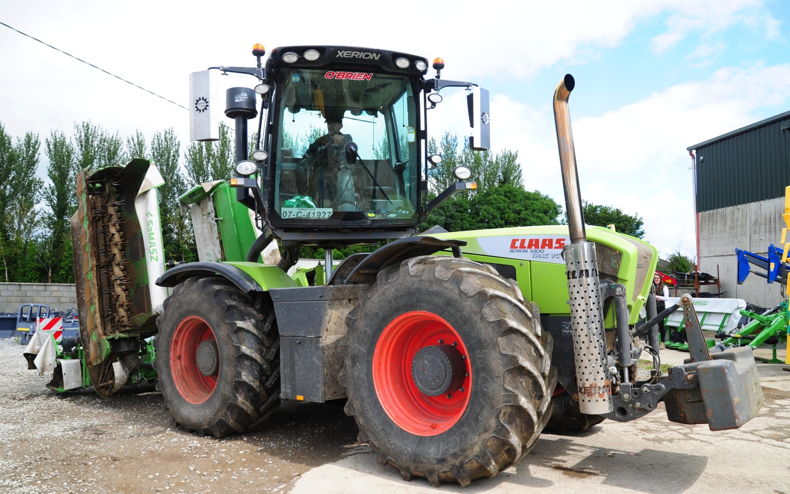 The revolving cab on a later Xerion 3300