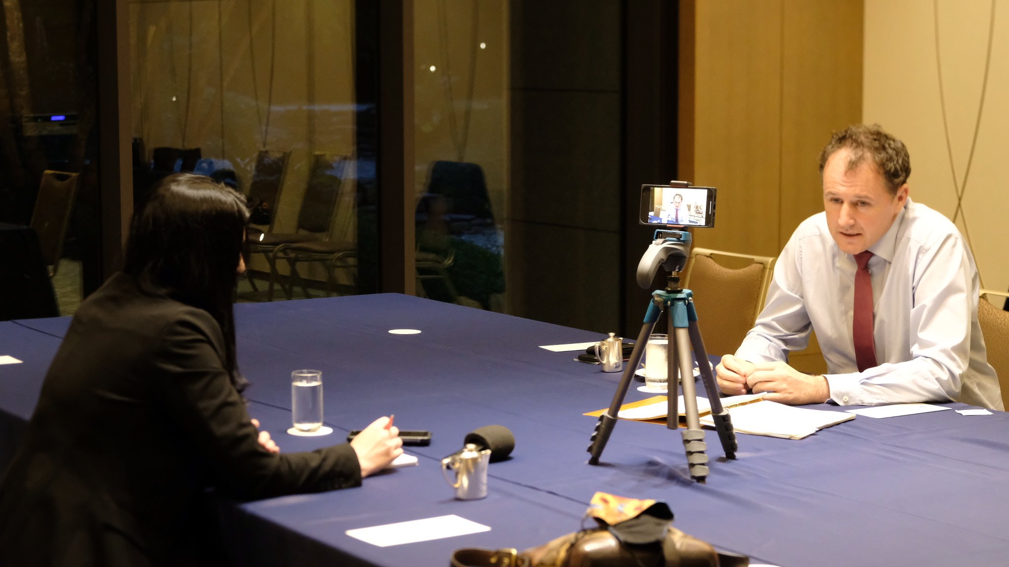Minister for Agriculture, Food and the Marine Charlie McConalogue speaking with Agriland journalist, Aisling O'Brien in Japan
