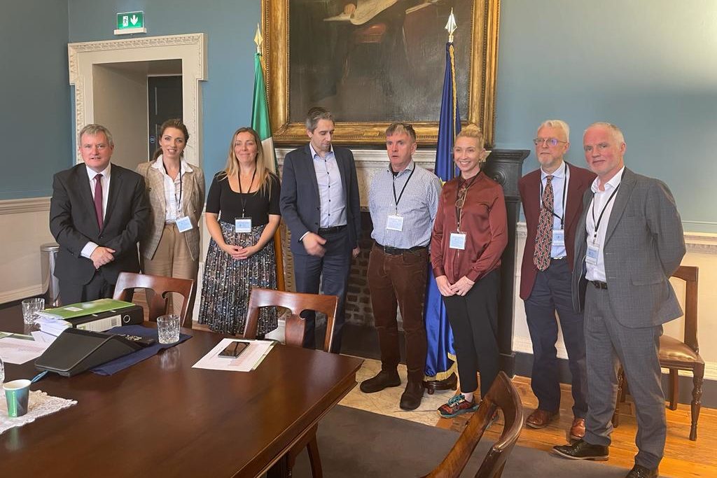 Veterinary delegation which met Minister Harris on Wednesday, September 21.L-R: Deputy Kieran O'Donnell; Hazel Mullins; Kathy Enright; Minister Harris; James Quinn; Clare Meade; Ian Fleming; and Shane Guerin