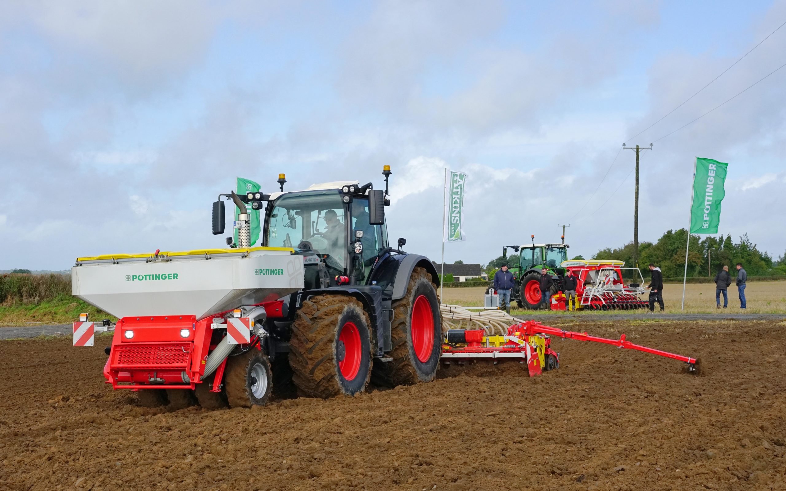 The Aerosem front hoppers can be equipped with packer wheels to help spread the weight