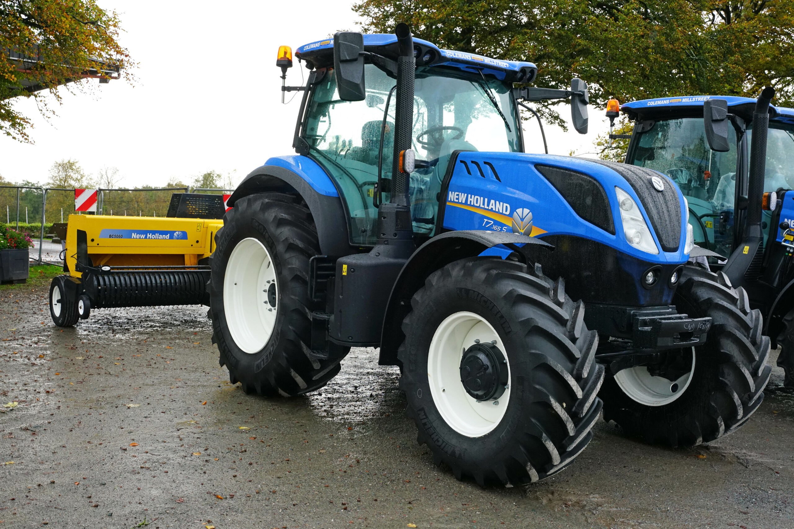 New Holland is encouraging its dealers to sell its range of implements in addition to its tractors