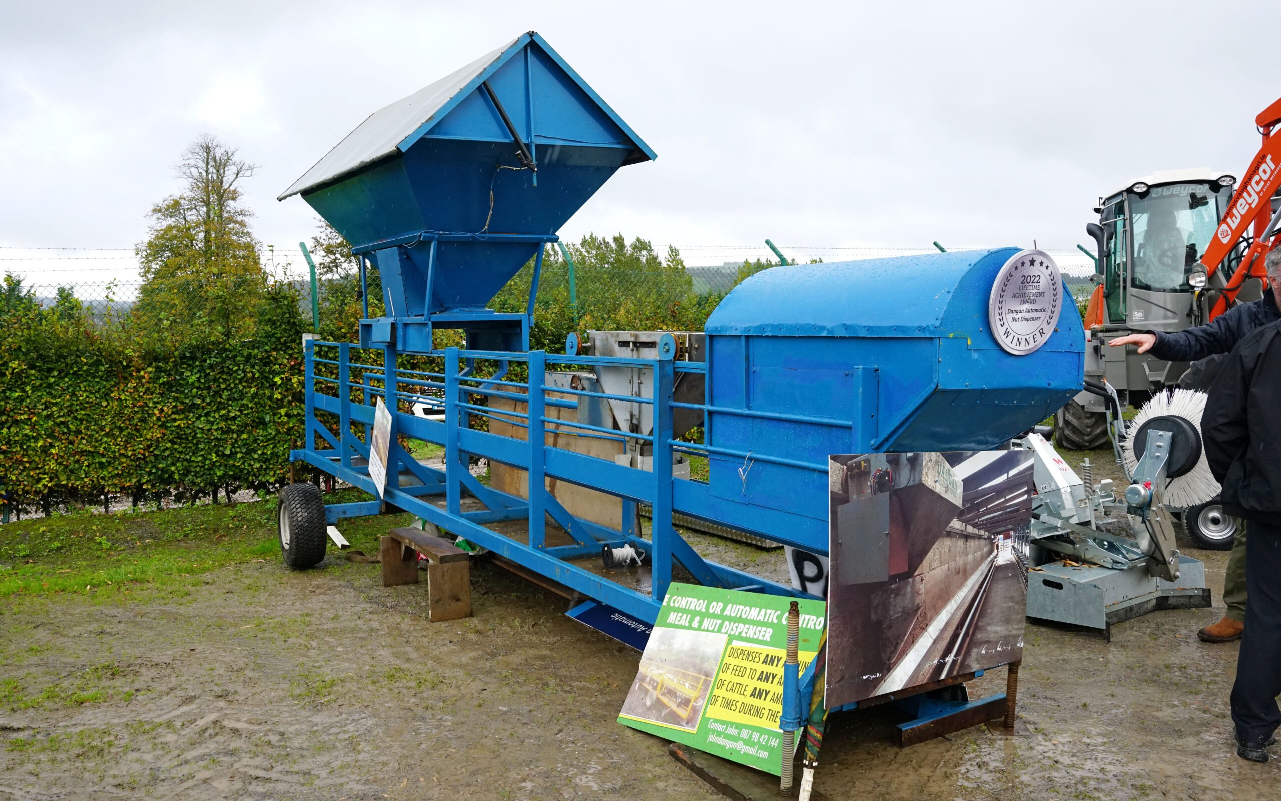 John Dangan's feed unit can be extended to whatever length is required