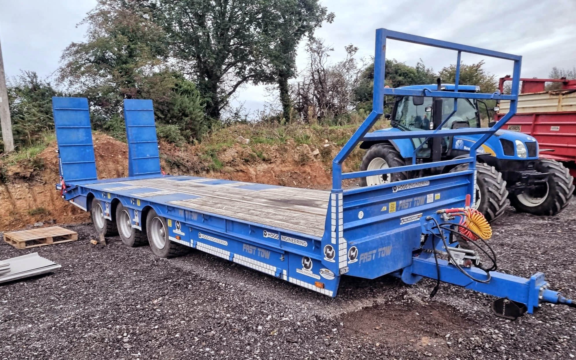 Robust and roadworthy trailers capable of handling heavy plant are always in demand, and this was reflected in the price of €25,80 paid for this Hogg tri-axle unit which was presented in excellent condition