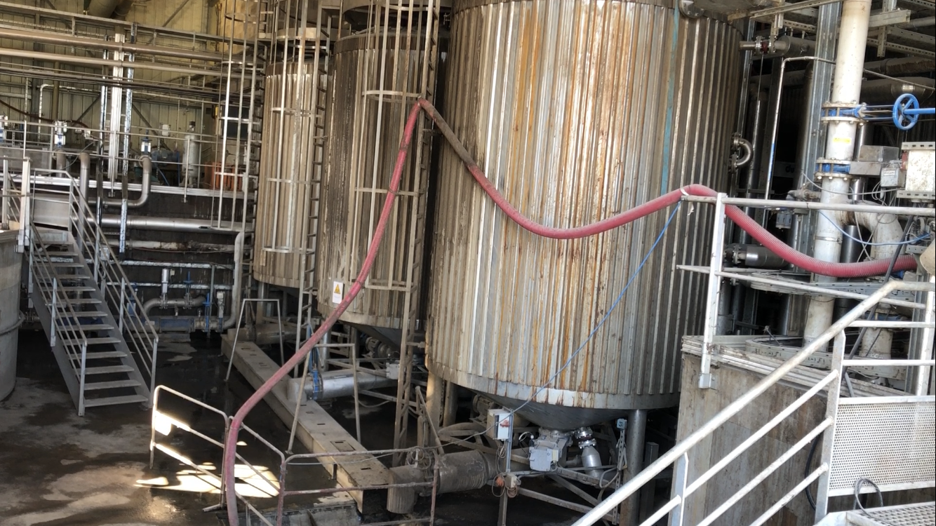 Feedstock is mixed and ground down, in a separate tank at 70°, to under 12mm