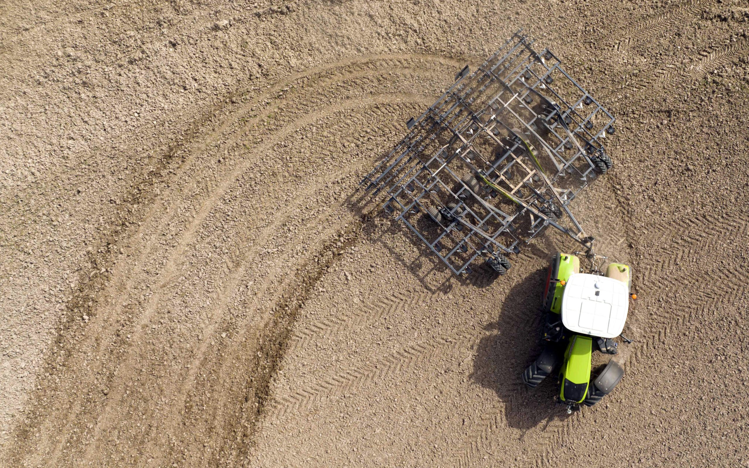 Described as a scalping frame rather than cultivator, the Methys PCS is designed to work the top few centimetres of soil only